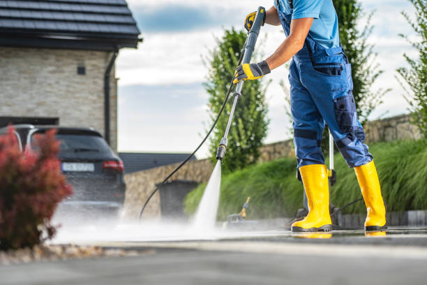 Best Driveway Pressure Washing  in Urbana, IL